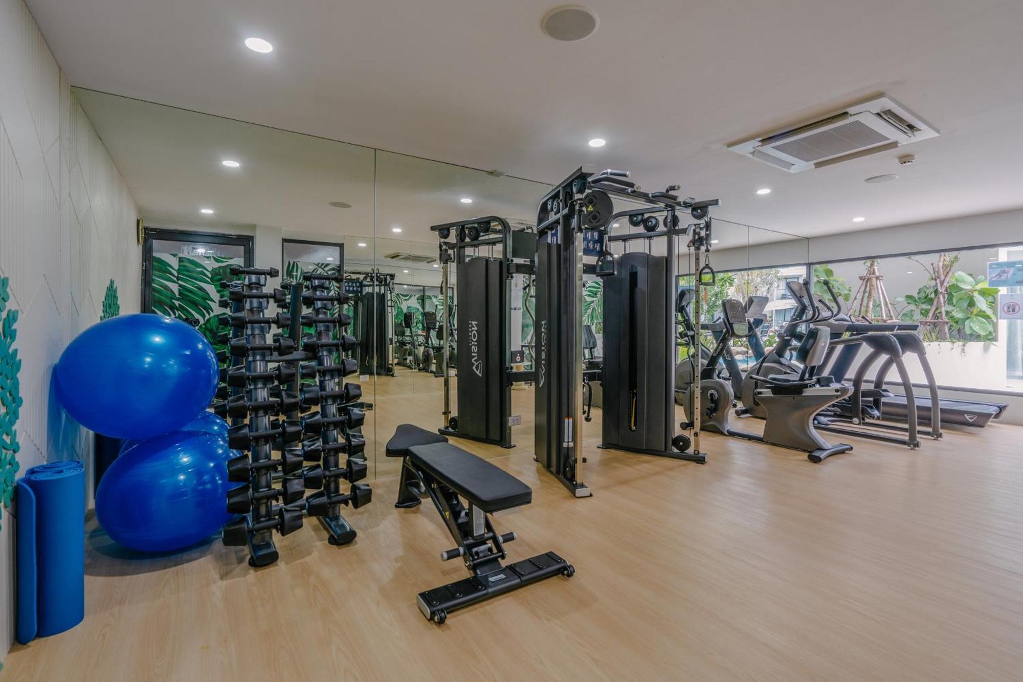 Phuket Emerald Beach Resort Karon Екстериор снимка