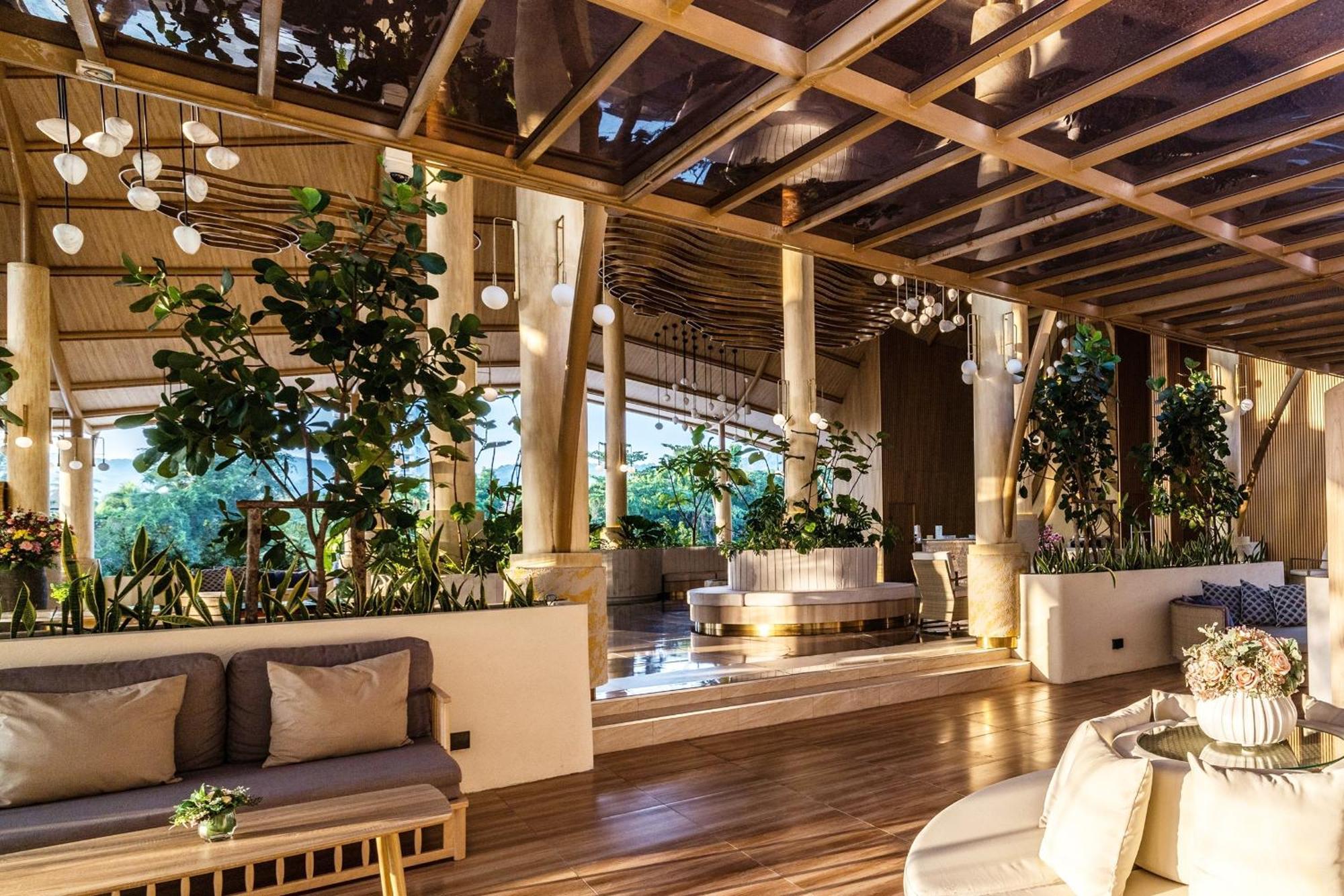Phuket Emerald Beach Resort Karon Екстериор снимка