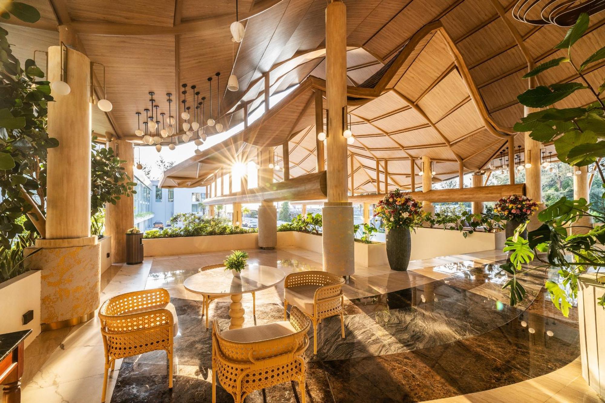 Phuket Emerald Beach Resort Karon Екстериор снимка